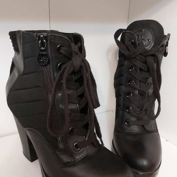 Boots Guess Size 6.5 - Picture 2 of 16